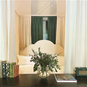 fwthumbOakley Court Bedroom Flowers Lilys Flowers Lightwater.jpg